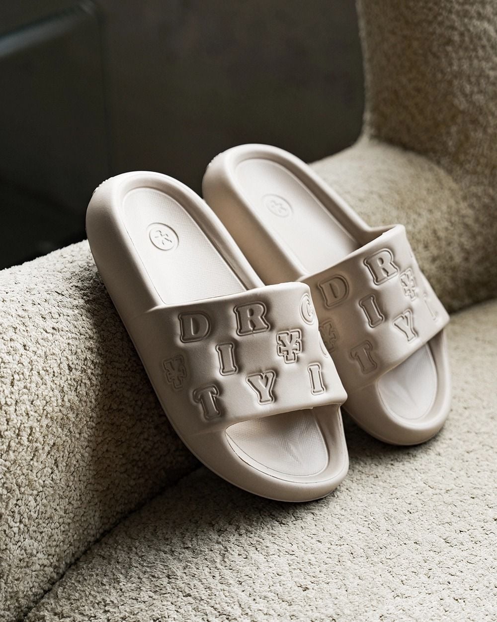  Dép DirtyCoins Embossed Slides 