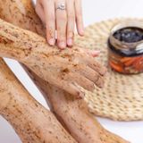Tẩy tế bào chết body quế hồi & cà phê Bilena Cosm Beauty Body Scrub Coffee Cloves Cinnamon 380g