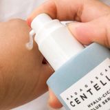 Serum dưỡng trắng và cấp ẩm SKIN1004 Madagascar Centella Hyalu-Cica Blue Serum 50ml