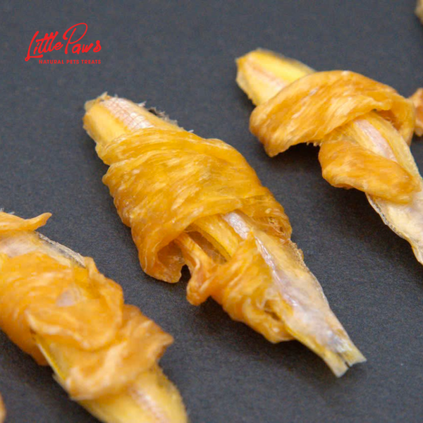 Little Paws Chicken Wrapped Anchovies – Cá Cơm Cuộn Ức Gà Sấy 115g
