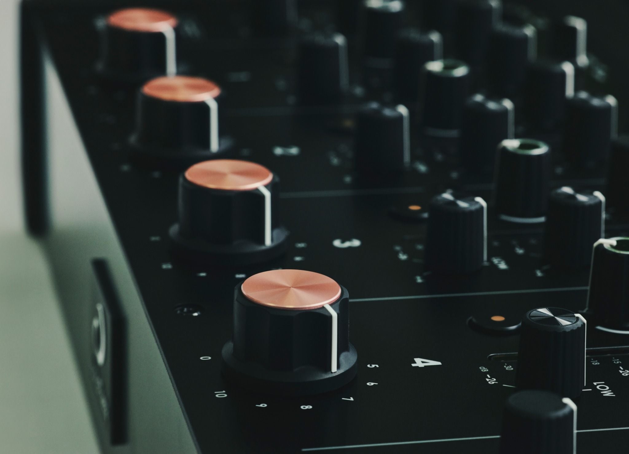 Bàn DJ Mixer AlphaTheta EUPHONIA