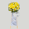 Vòng hoa viếng Lily vàng & Cúc lưới trắng Serene Gold