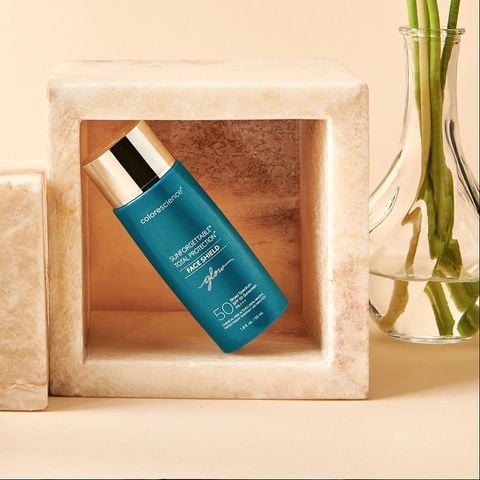 COLORESCIENCE Kem Chống Nắng Khoáng Hiệu Ứng Sáng Bóng Tự Nhiên 55 ml | Total Protection Face Shield SPF 50 Glow