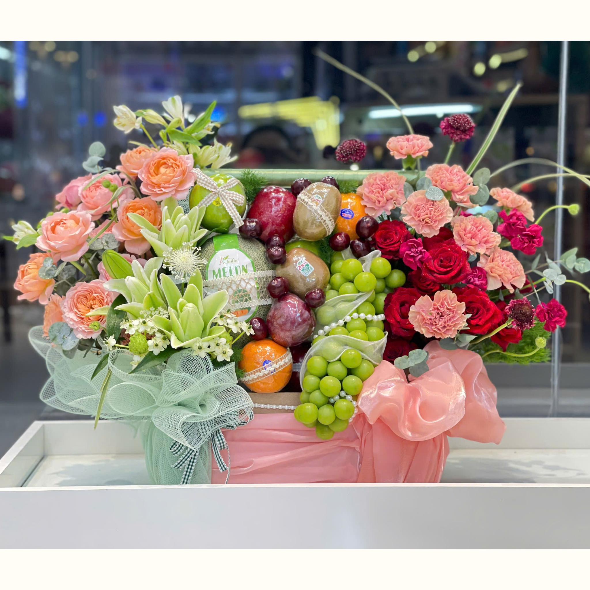  Giỏ Hoa Trái Cây “Rosé Symphony” 