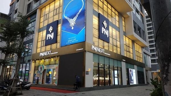 Công Ty Cổ Phần Vàng Bạc Đá Quý Phú Nhuận (PNJ)