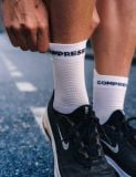  Tất Chạy Bộ Compresspot Pro Racing Socks v4.0 Ultralight Run High - WHITE/Black 