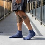  Tất Xỏ Ngón Chạy Bộ Injinji Run Lightweight Mini-Crew - Navy 
