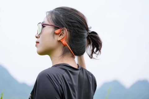 Tai Nghe Thể Thao Truyền Âm Qua Xương Shokz OpenRun Pro