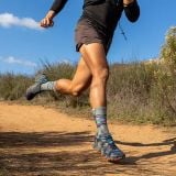  Tất Xỏ Ngón Chạy Địa Hình Injinji Trail Midweight Crew - Graphite 