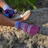  Tất Xỏ Ngón Chạy Địa Hình Injinji Trail Midweight Mini Crew - Plum 