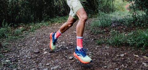 Tất Chạy Bộ Compressport Ultra Trail Socks V2.0-White/Fluo Red