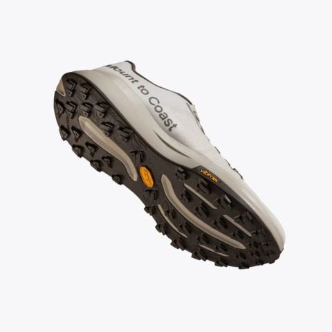 Giày Chạy Địa Hình Nam Mount To Coast Men's T1 - Dune