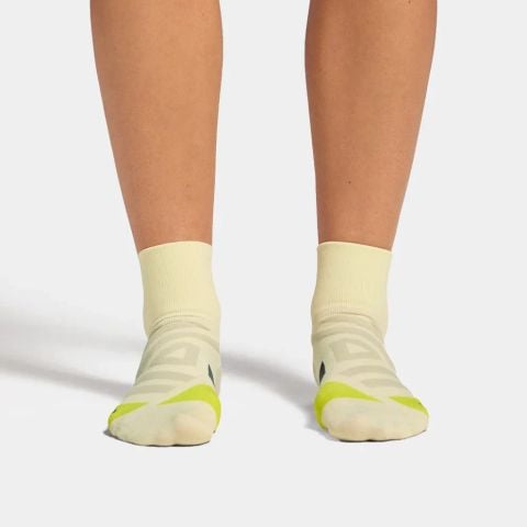 Tất Thể Thao Nữ On Running Women's Performance Mid Socks