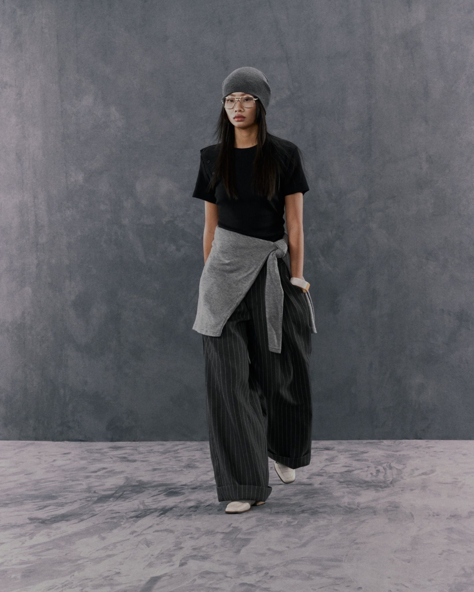  BUTTON ATTITUDE TOP 