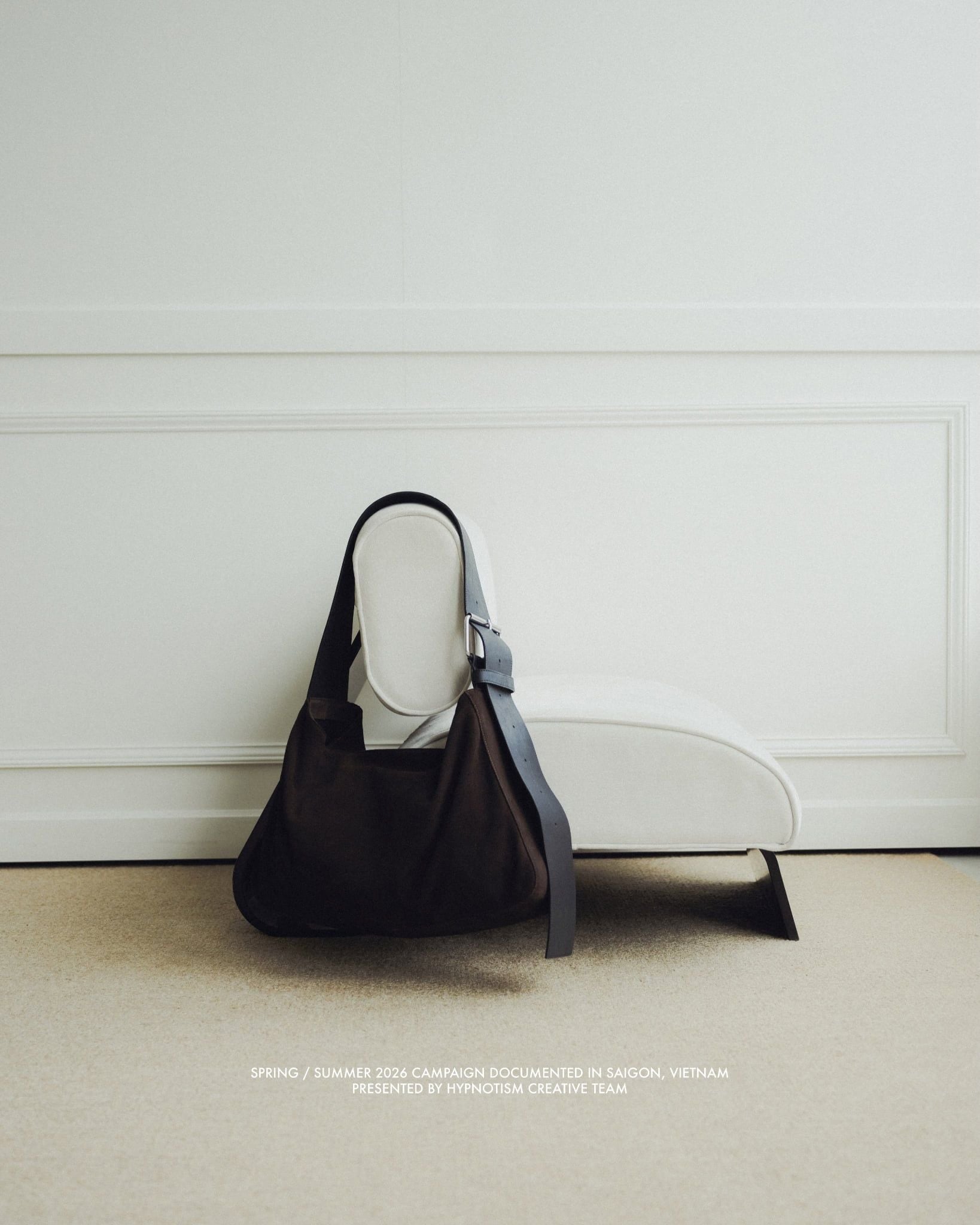  LOOSEHOLD LEATHER BAG 