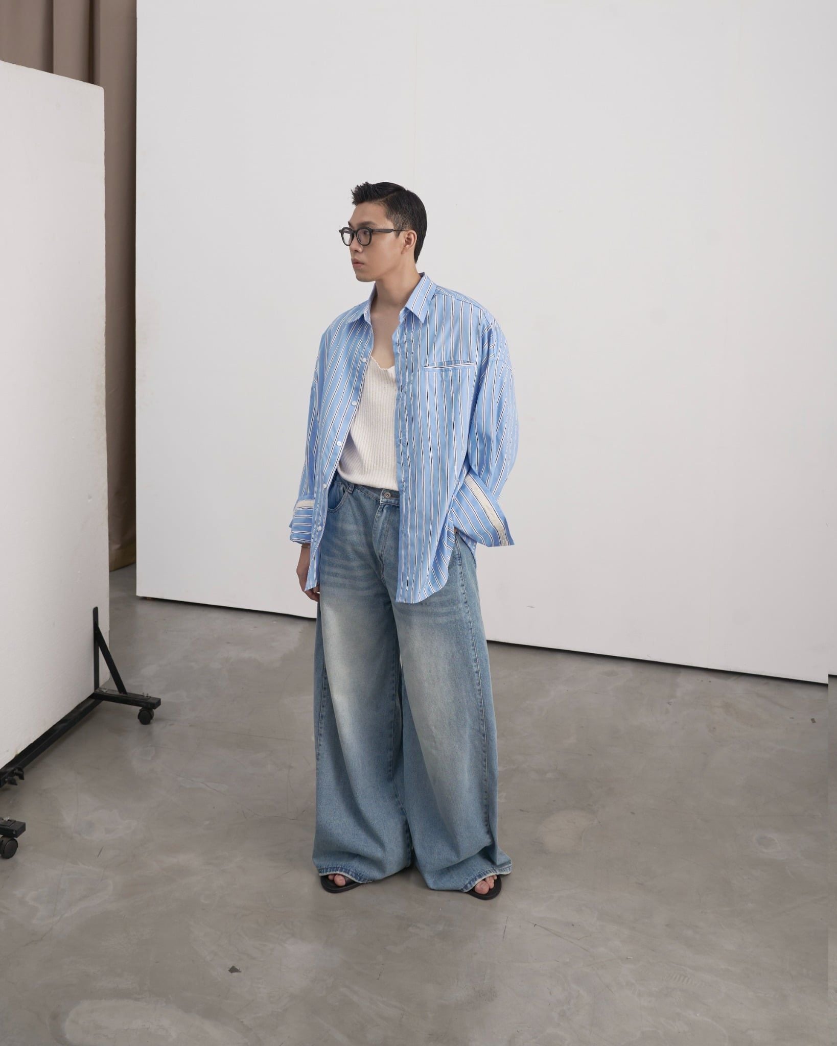  PLEATED WIDE JEANS 