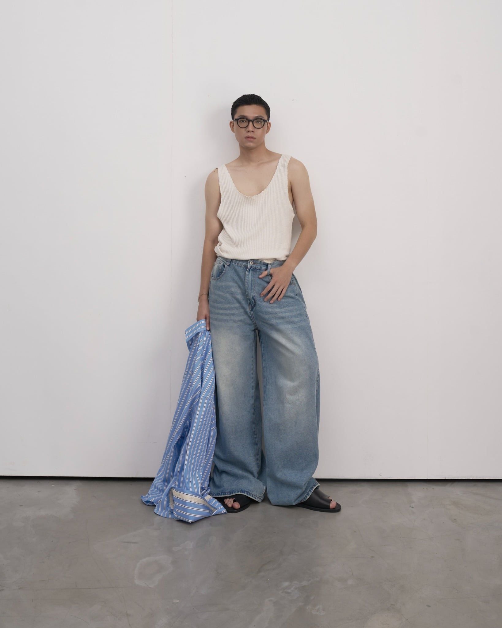 PLEATED WIDE JEANS 