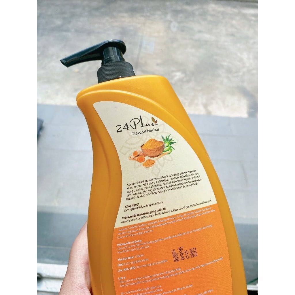 Sữa tắm thảo dược hương nước hoa 24Plus màu cam 1200ml - Tặng nón ủ tóc
