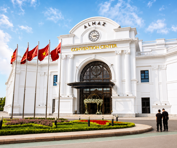  Đồng hồ công cộng tòa nhà Almaz Vinhomes Riverside, Hà Nội 