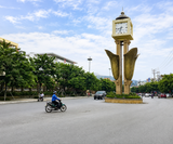  Tháp đồng hồ vòng xuyến Cẩm Phả Quảng Ninh 