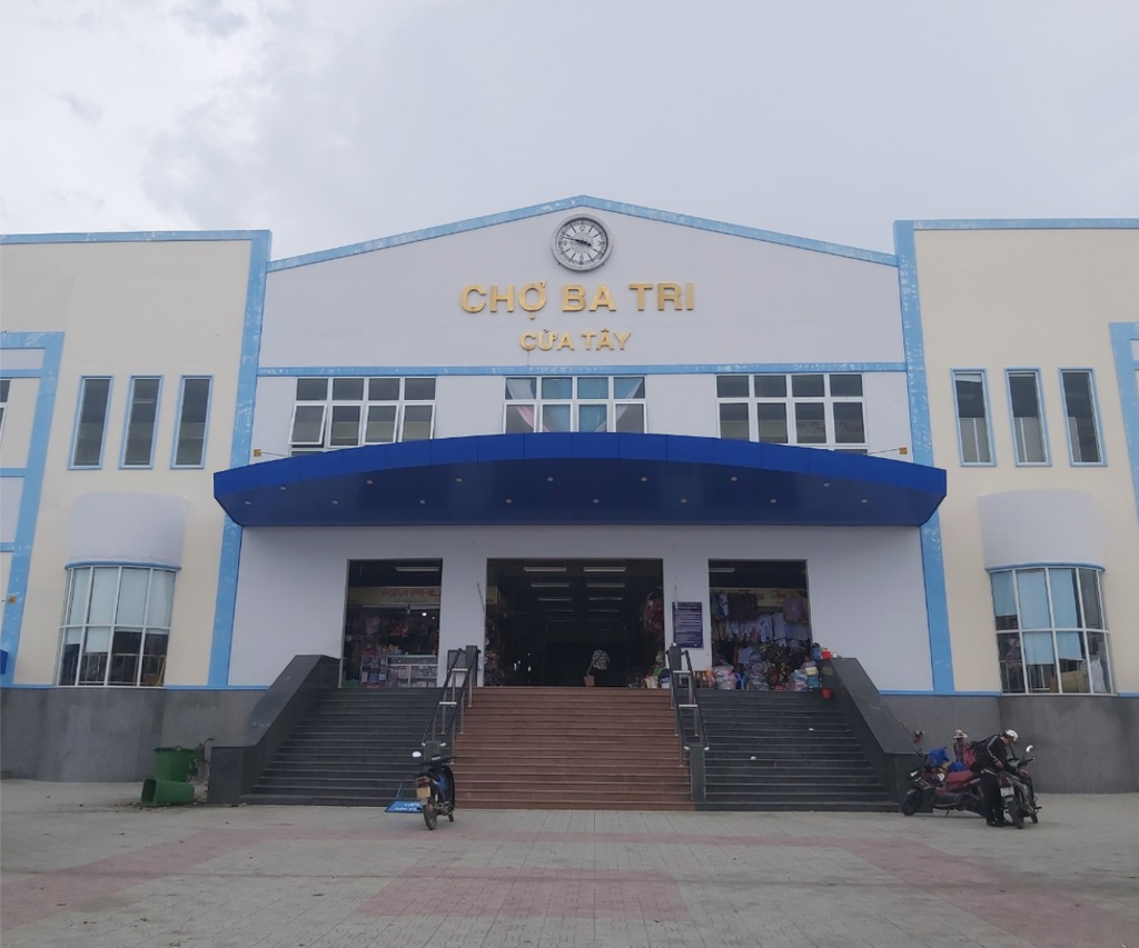  Đồng hồ công cộng chợ Ba Tri 