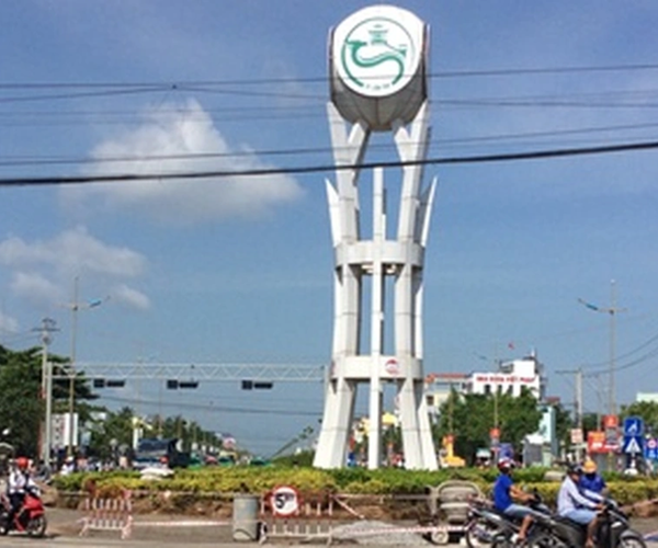  Tháp đồng hồ công cộng tại Vòng xoay Cần Thơ 