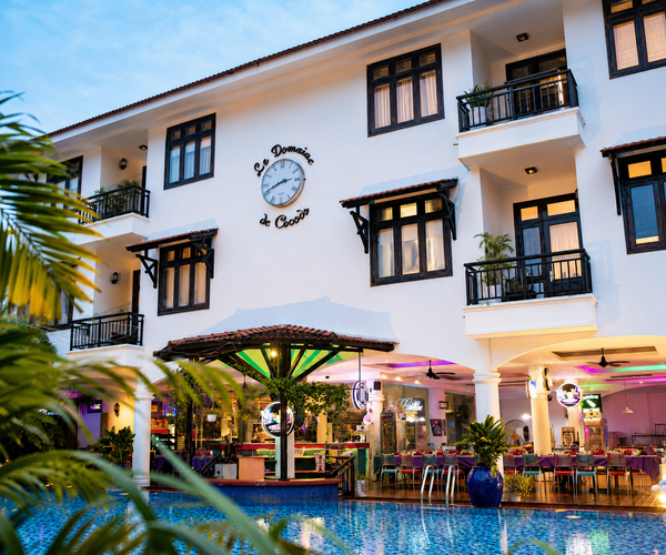  Đồng hồ công cộng khách sạn Le Domaine De Cocodo Huế 