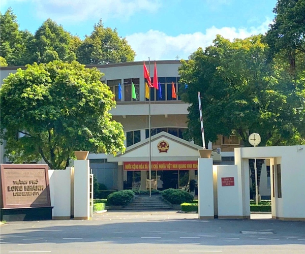  Cột đồng hồ tại Long Thành Đồng Nai 