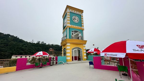  Tháp đồng hồ công cộng 21 m – điểm nhấn kiến trúc tại BRIGHTPARK Hà Nam 