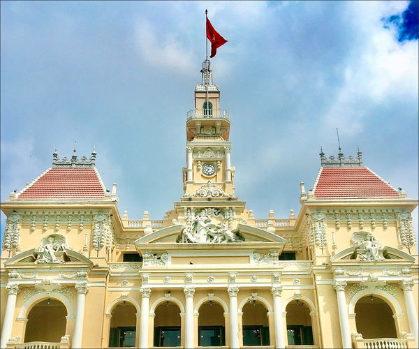  Đồng hồ công cộng tòa nhà Uỷ ban nhân dân TP Hồ Chí Minh 