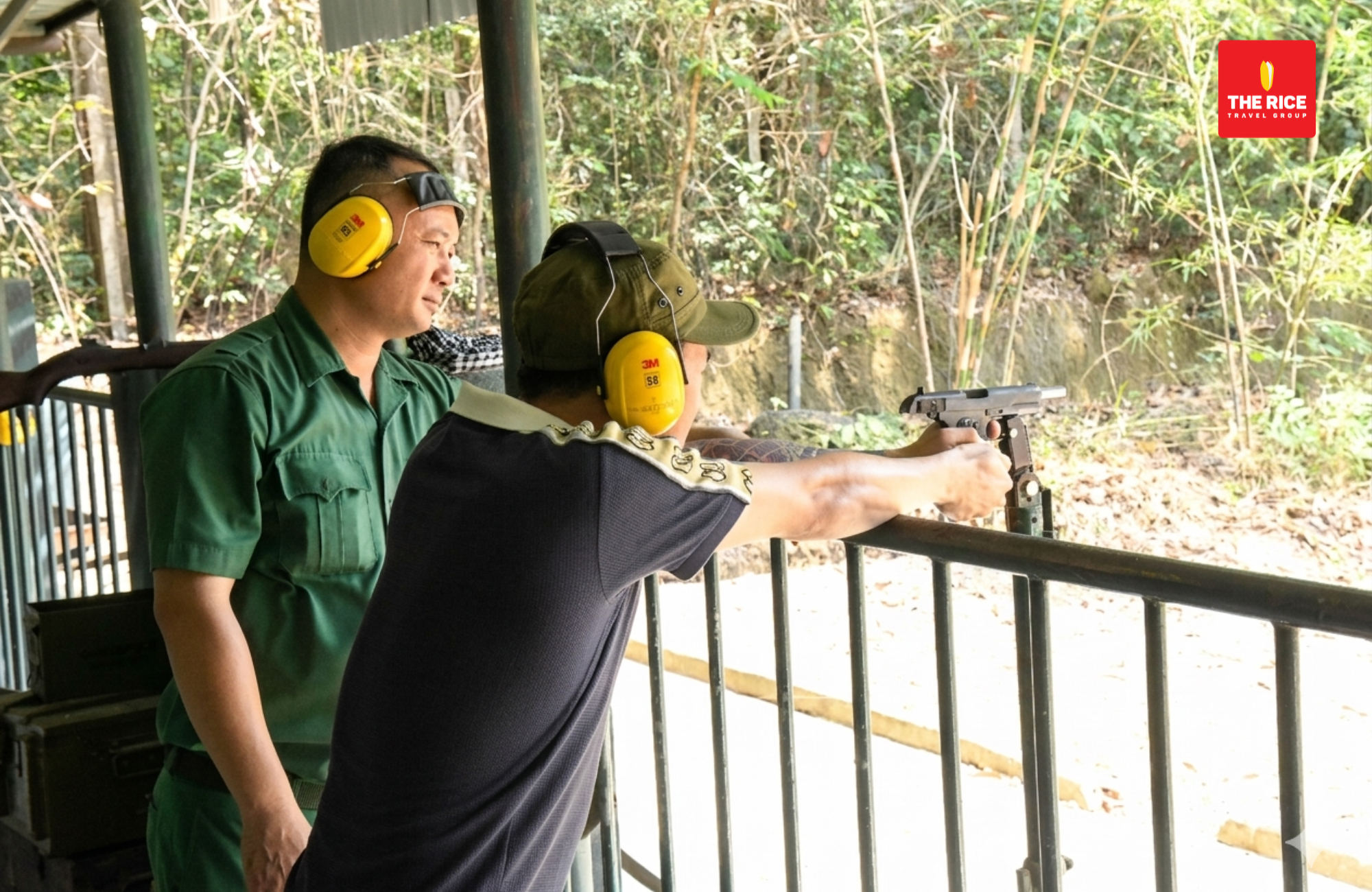  Tour Cu Chi Tunnels 1/2 Day Premium 
