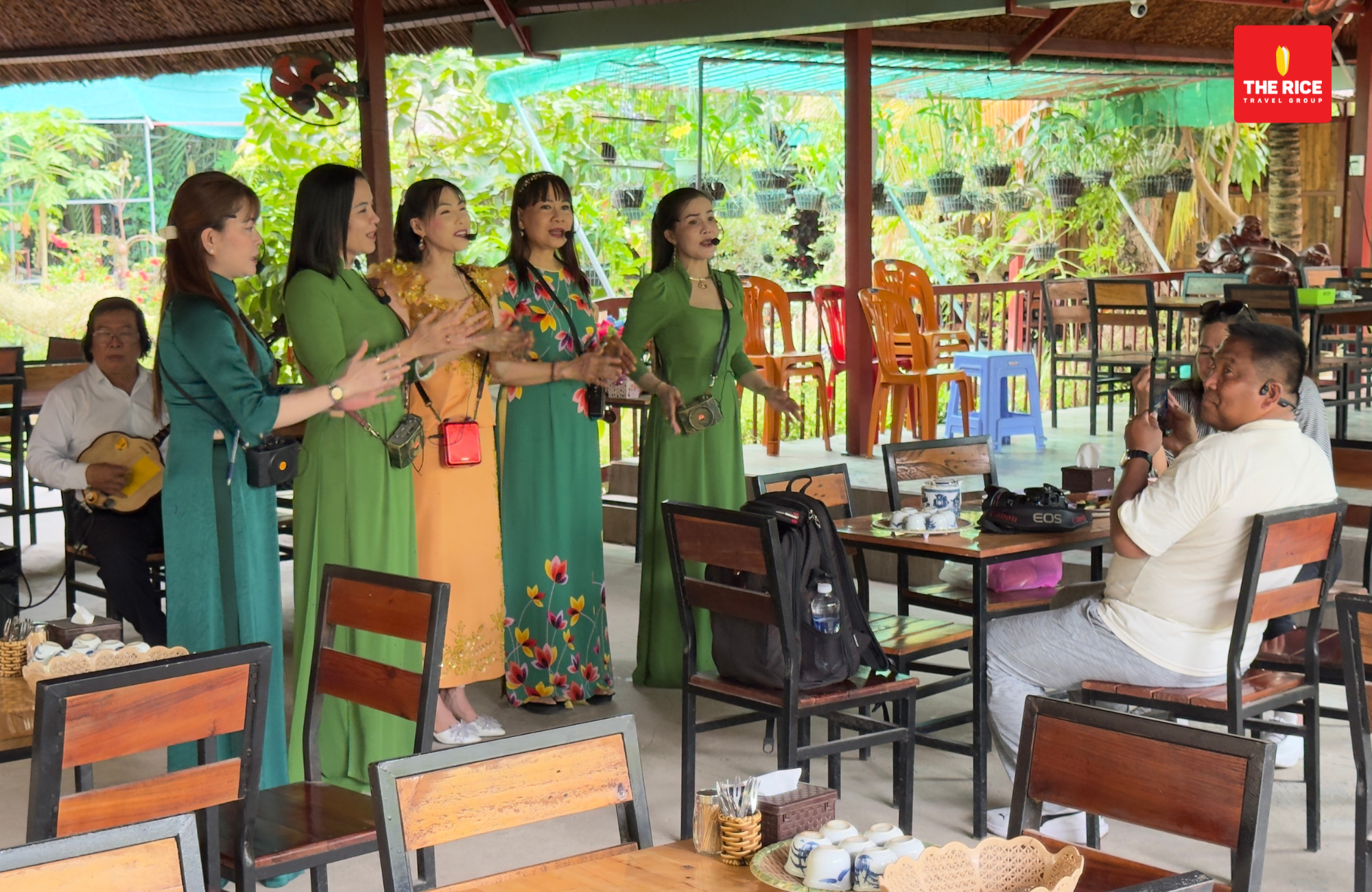  2-Day, 1-Night Mekong Delta Tour with Cai Rang Floating Market Premium 