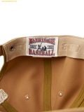  Mũ Lưỡi Trai MLB Varsity Cursive Buckle Logo Unstructured Ball Cap BOS (Camel) 3ACPVF04N-43CAS Nâu 