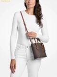  Túi Đeo Chéo Michael Kors Voyager Extra-Small Signature Logo Convertible Crossbody Bag Brown 35F6GV6C0B 