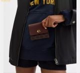  Ví Thẻ Coach Mila Small Flap Wallet In Signature Canvas Maple CAT56 