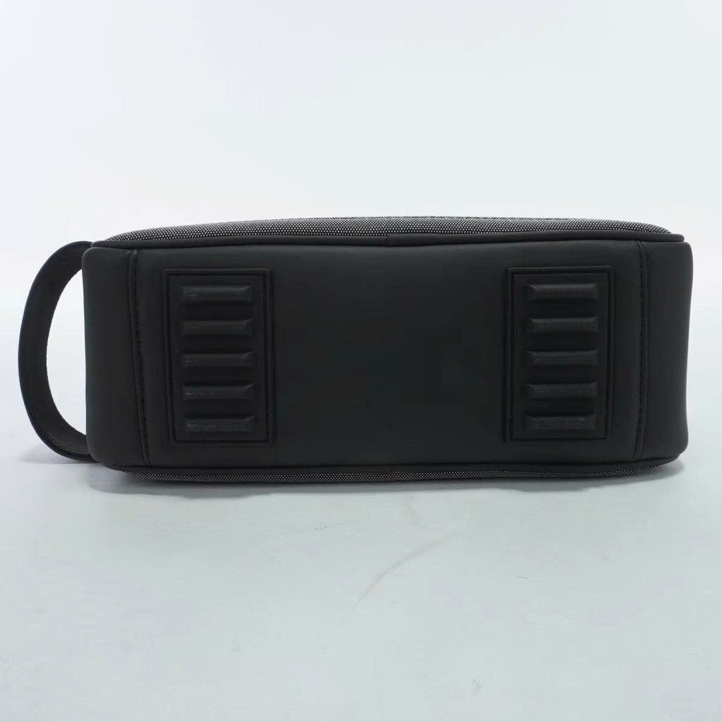 Túi golf cầm tay PURSUIT POUCH BLACK/WHITE TA25PSP-01 | Titleist
