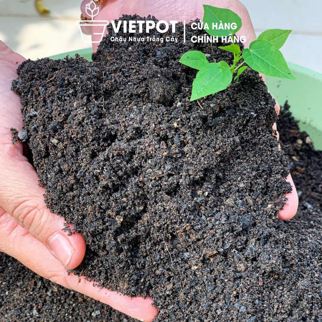  Đất sạch đa dụng VIETPOT, thích hợp trồng rau hoa, củ, quả, cây kiểng, giàu dinh dưỡng, giữ ẩm tốt. 