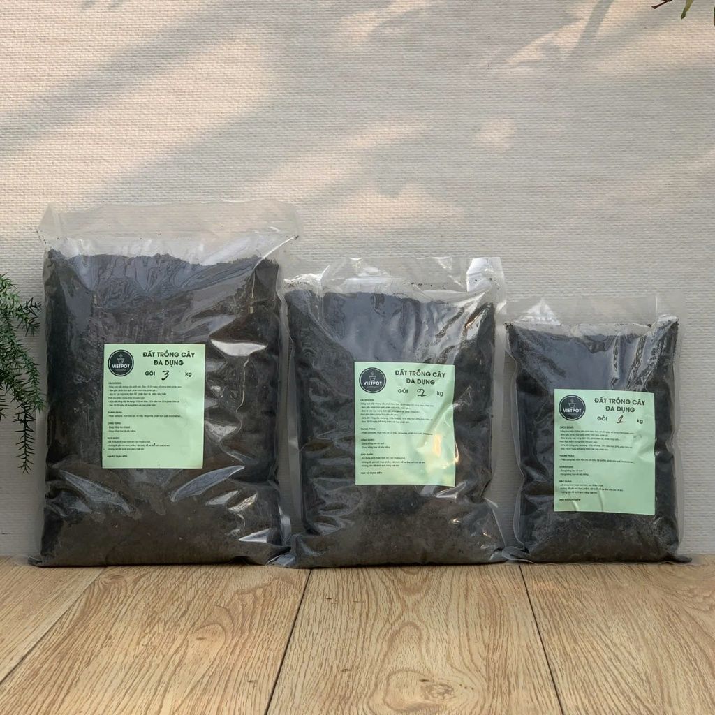  Đất sạch đa dụng VIETPOT, thích hợp trồng rau hoa, củ, quả, cây kiểng, giàu dinh dưỡng, giữ ẩm tốt. 