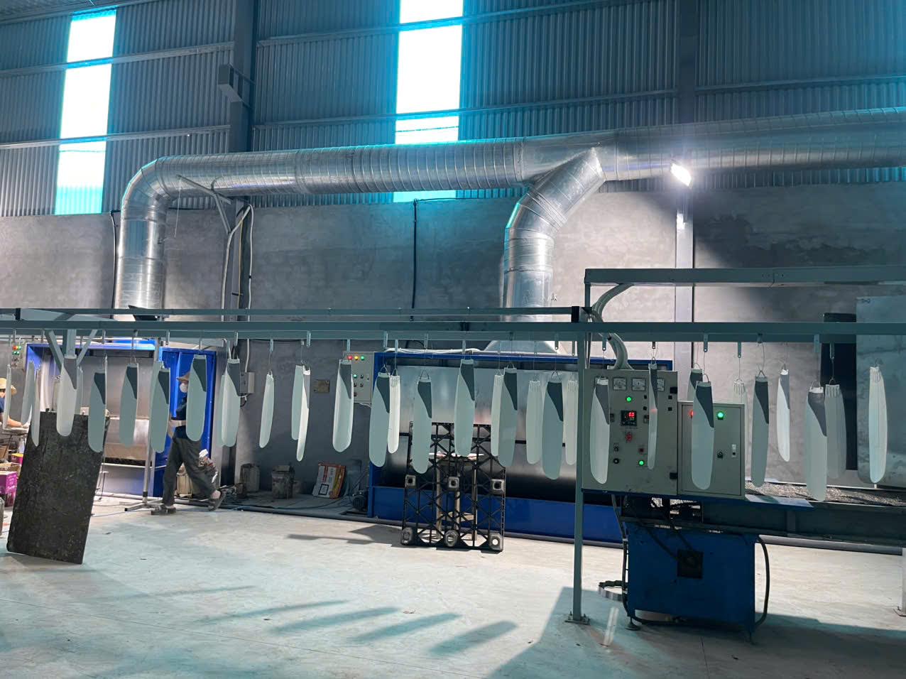 Buồng sơn nước 2 máng tràn rộng 6600 cao 1940