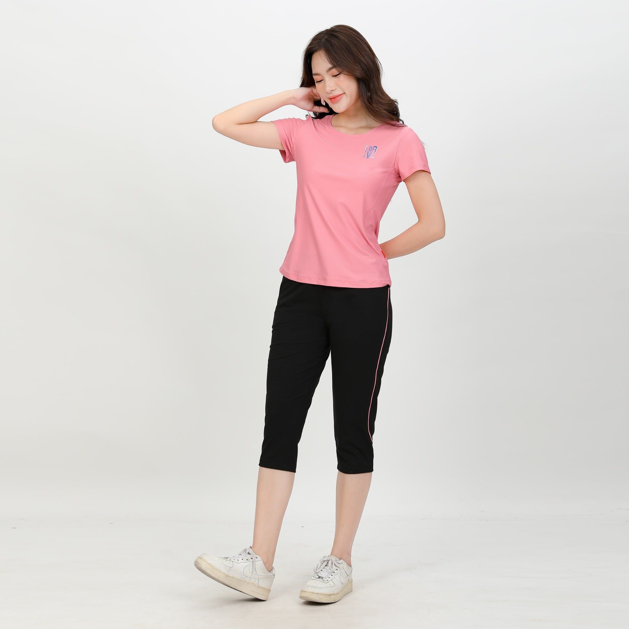 Bộ nữ thể thao chất silk lạnh kiểu quần lửng tay ngắn 374p 4304