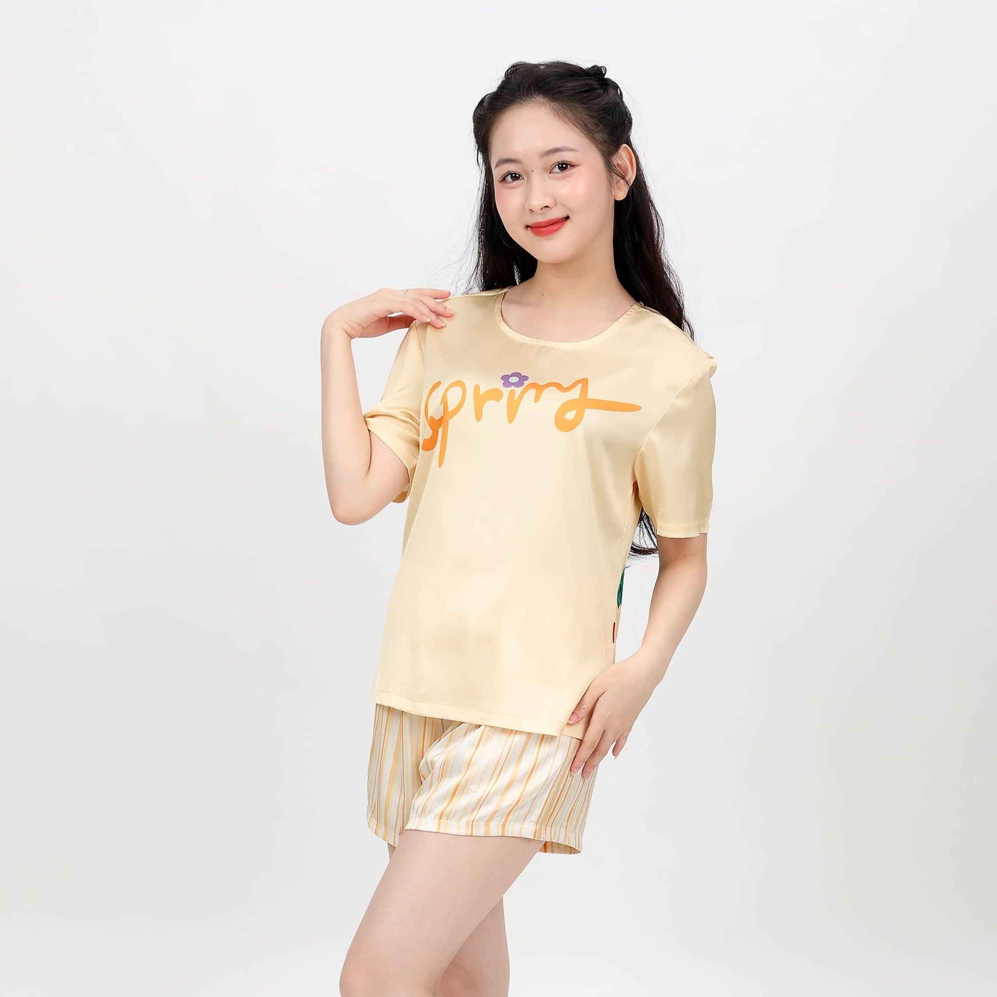 Set đồ bộ nữ kiểu quần đùi tay ngắn chất lụa nhung 265p 2101