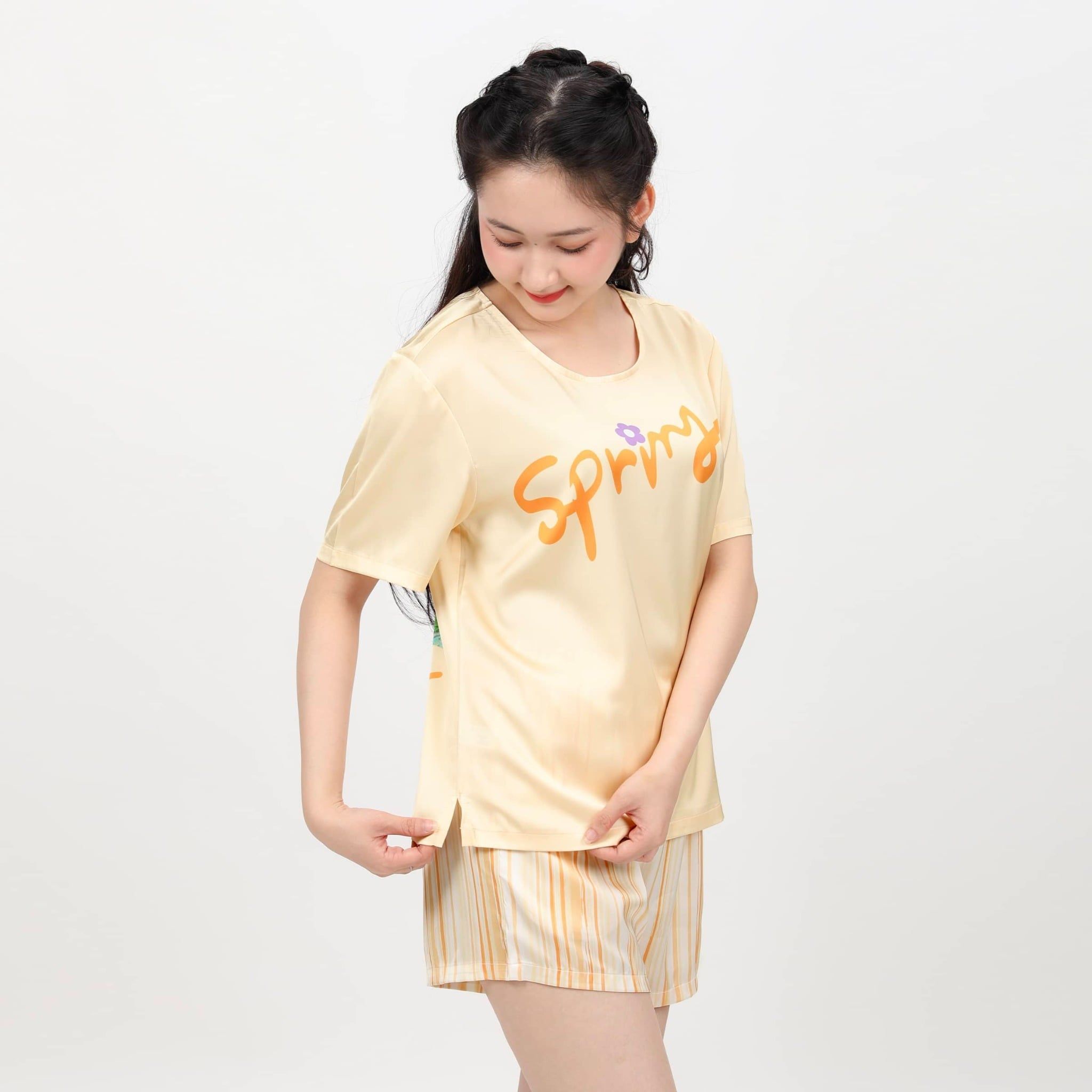 Set đồ bộ nữ kiểu quần đùi tay ngắn chất lụa nhung 265p 2101