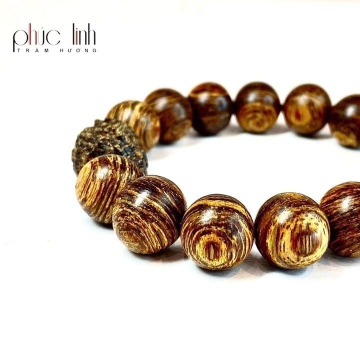 Vòng Trầm Hương Sánh -12ly - Phối Charm Tỳ Hưu Bằng Trầm