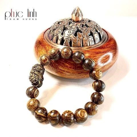 Vòng Trầm Hương Sánh -12ly - Phối Charm Tỳ Hưu Bằng Trầm
