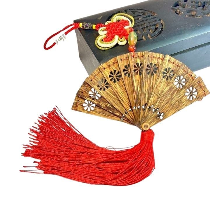 Đồ Treo Xe Ô Tô Quạt Trầm Hương