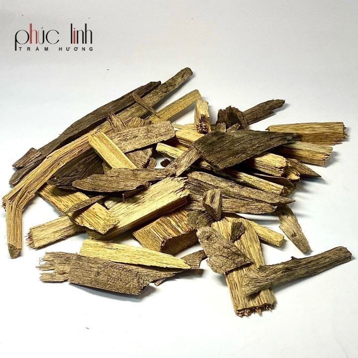 Giác Trầm Xông PHÚC LINH Loại II – 100 g
