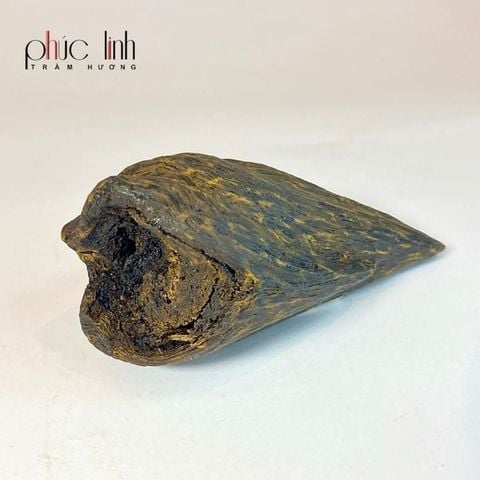 Cục Trầm Cầm Tay PHÚC LINH – Nhỏ