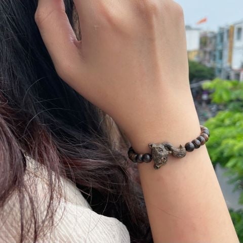 Vòng Tay Phúc Linh Sánh Quằn 6ly Phối Charm Trầm Hồ Ly