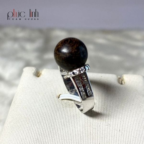 Nhẫn Bạc Mix Hạt Trầm Phúc Linh