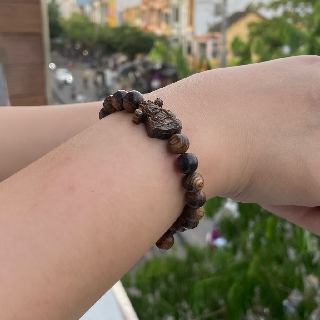 Vòng Tay Phúc Linh Sánh Quằn 8ly Phối Charm Sánh Thần Tài